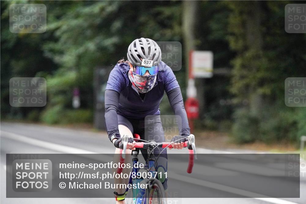 14.09.2025 - Stadtparktriathlon Michael Burmester http://msf.ph/oto/8909711 14.09.2025 10:16:08 Radfahren 537, 607, 618, 624, 681 meine-sportfotos.de