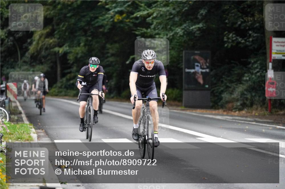 14.09.2025 - Stadtparktriathlon Michael Burmester http://msf.ph/oto/8909722 14.09.2025 10:16:28 Radfahren 513, 555, 573, 580, 595 meine-sportfotos.de