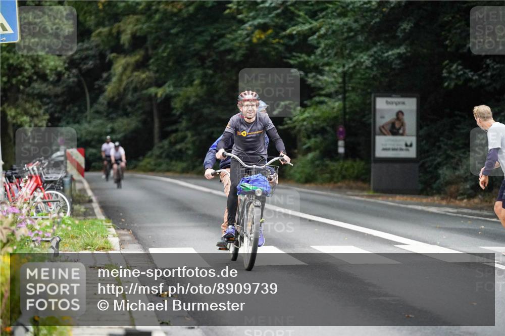 14.09.2025 - Stadtparktriathlon Michael Burmester http://msf.ph/oto/8909739 14.09.2025 10:16:45 Radfahren 550, 585, 588, 614, 615 meine-sportfotos.de