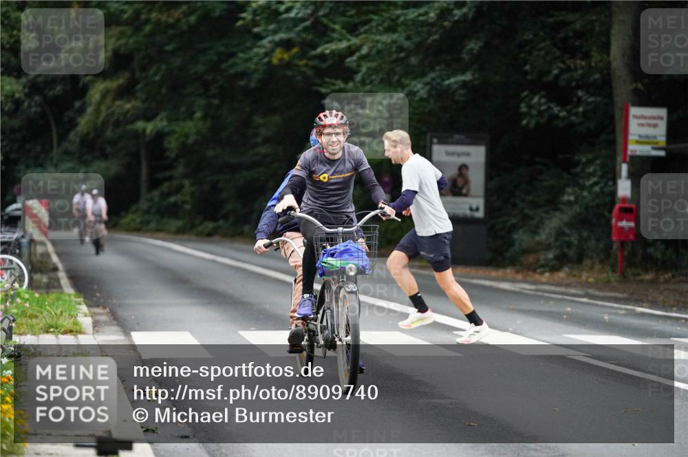 14.09.2025 - Stadtparktriathlon Michael Burmester http://msf.ph/oto/8909740 14.09.2025 10:16:45 Radfahren 550, 585, 588, 614, 615 meine-sportfotos.de