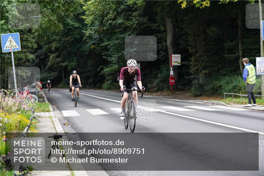 14.09.2025 - Stadtparktriathlon Michael Burmester http://msf.ph/oto/8909751 14.09.2025 10:17:09 Radfahren 525, 551, 630, 660 meine-sportfotos.de