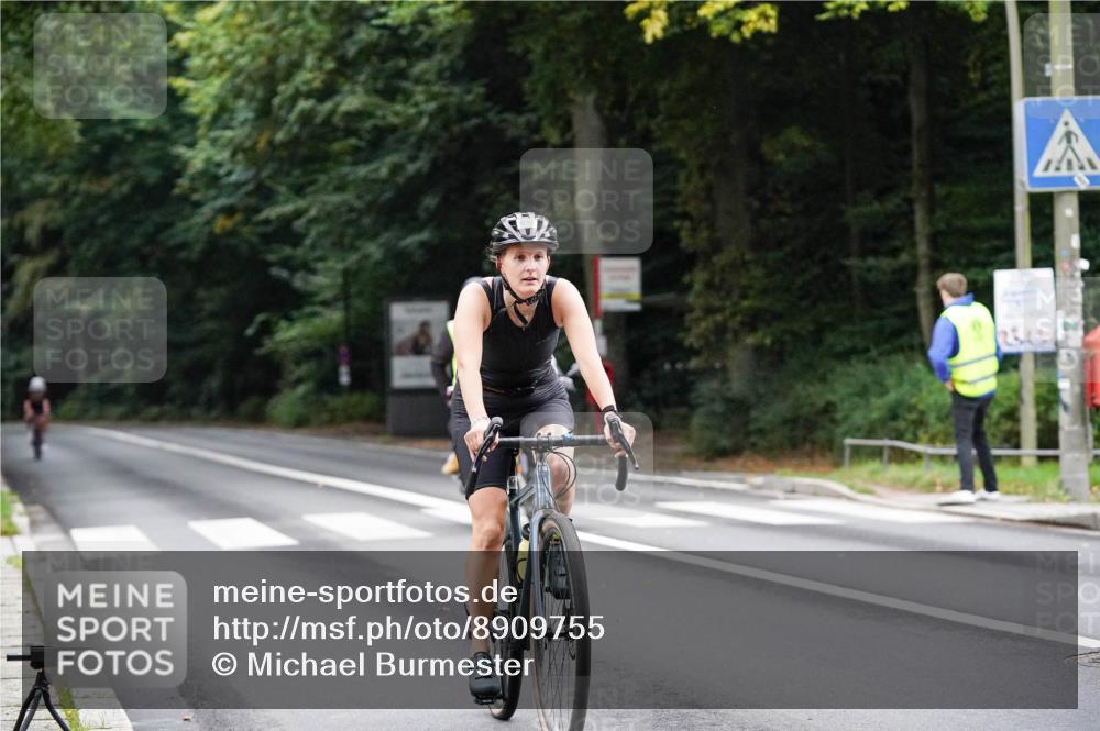 14.09.2025 - Stadtparktriathlon Michael Burmester http://msf.ph/oto/8909755 14.09.2025 10:17:11 Radfahren 525, 551, 630, 660 meine-sportfotos.de