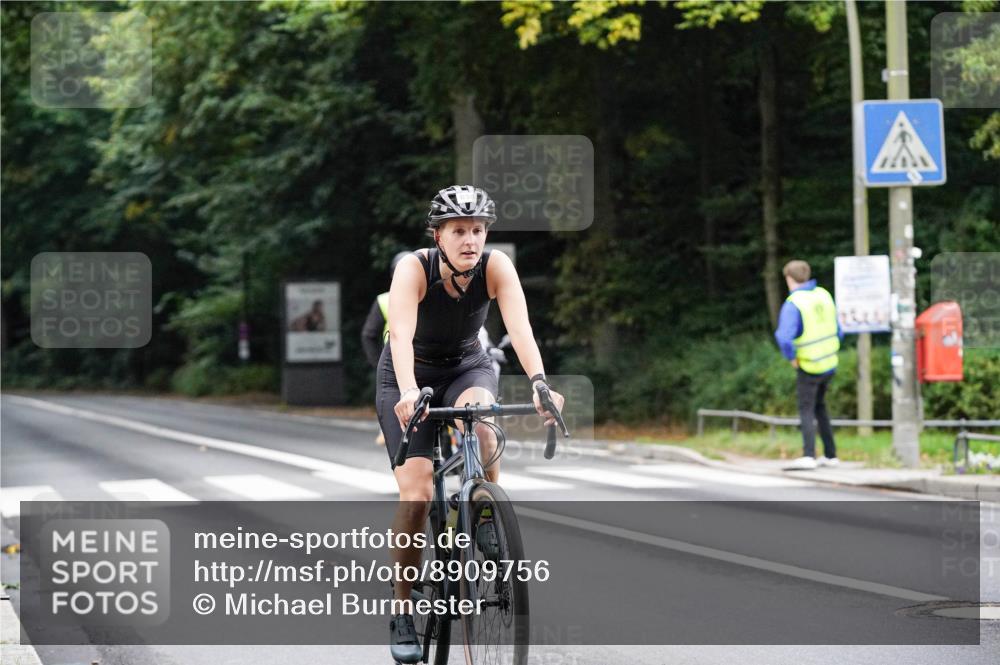 14.09.2025 - Stadtparktriathlon Michael Burmester http://msf.ph/oto/8909756 14.09.2025 10:17:11 Radfahren 525, 551, 630, 660 meine-sportfotos.de
