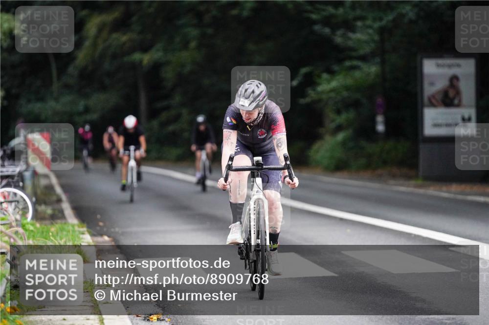 14.09.2025 - Stadtparktriathlon Michael Burmester http://msf.ph/oto/8909768 14.09.2025 10:19:27 Radfahren 589, 622, 667 meine-sportfotos.de