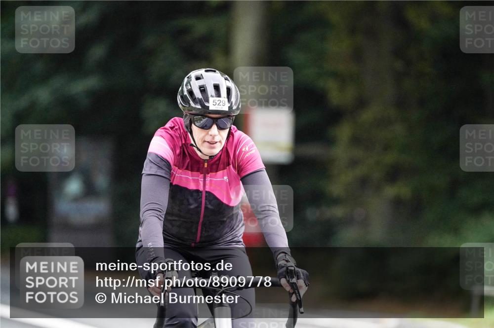 14.09.2025 - Stadtparktriathlon Michael Burmester http://msf.ph/oto/8909778 14.09.2025 10:19:39 Radfahren 529, 641 meine-sportfotos.de