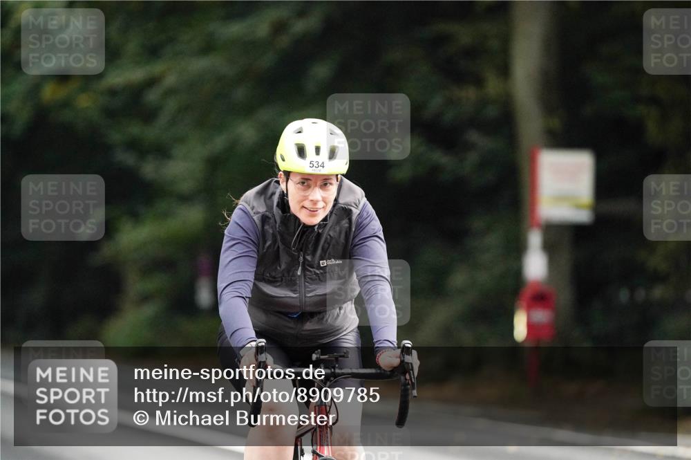 14.09.2025 - Stadtparktriathlon Michael Burmester http://msf.ph/oto/8909785 14.09.2025 10:19:59 Radfahren 534, 633 meine-sportfotos.de