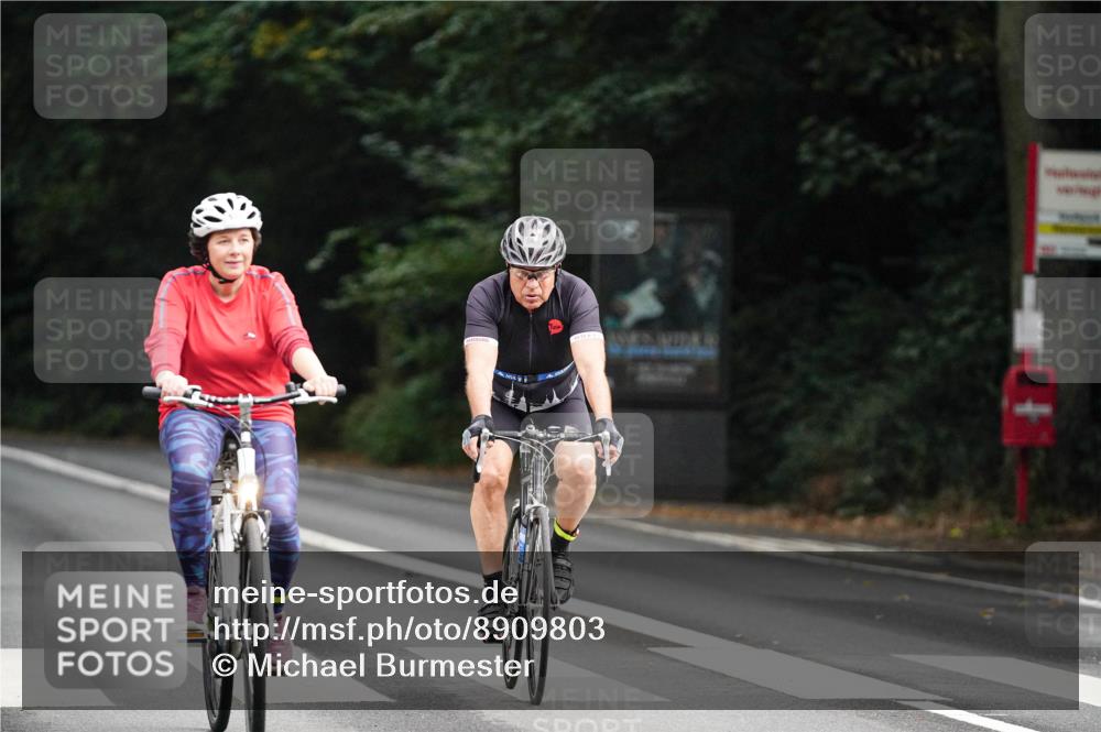 14.09.2025 - Stadtparktriathlon Michael Burmester http://msf.ph/oto/8909803 14.09.2025 10:20:19 Radfahren 565, 599, 632, 687 meine-sportfotos.de