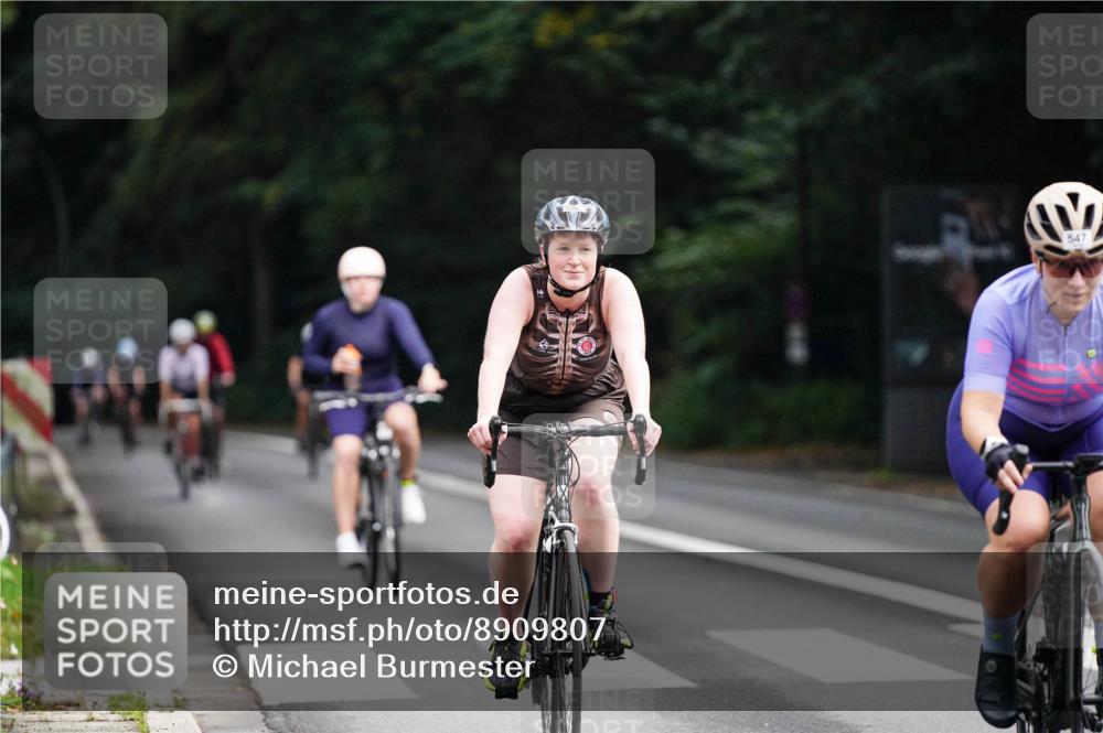 14.09.2025 - Stadtparktriathlon Michael Burmester http://msf.ph/oto/8909807 14.09.2025 10:20:36 Radfahren 547, 628, 688, 702 meine-sportfotos.de