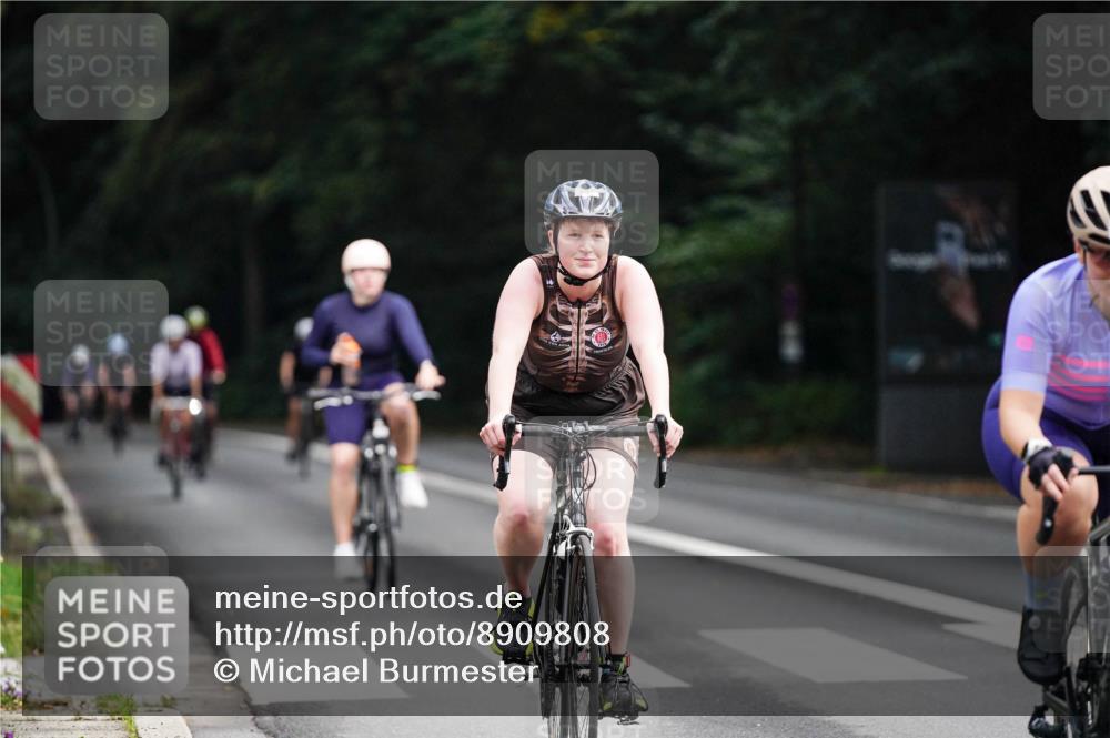 14.09.2025 - Stadtparktriathlon Michael Burmester http://msf.ph/oto/8909808 14.09.2025 10:20:36 Radfahren 547, 628, 688, 702 meine-sportfotos.de