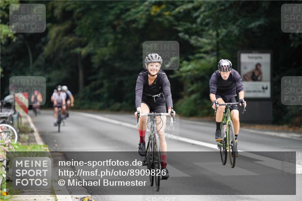 14.09.2025 - Stadtparktriathlon Michael Burmester http://msf.ph/oto/8909826 14.09.2025 10:20:53 Radfahren 515, 532, 610, 619, 694, 720 meine-sportfotos.de