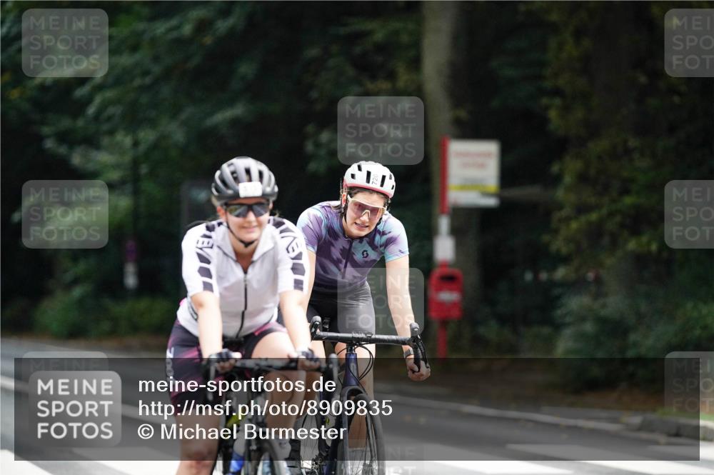 14.09.2025 - Stadtparktriathlon Michael Burmester http://msf.ph/oto/8909835 14.09.2025 10:20:59 Radfahren 515, 619, 637, 694, 720 meine-sportfotos.de