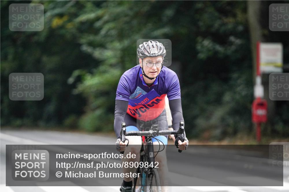 14.09.2025 - Stadtparktriathlon Michael Burmester http://msf.ph/oto/8909842 14.09.2025 10:21:14 Radfahren 524, 533, 566, 596, 648 meine-sportfotos.de