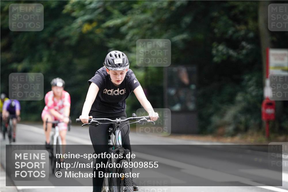 14.09.2025 - Stadtparktriathlon Michael Burmester http://msf.ph/oto/8909855 14.09.2025 10:21:38 Radfahren 509, 528, 531, 562, 570, 657, 691 meine-sportfotos.de