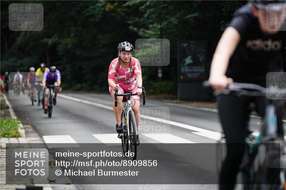 14.09.2025 - Stadtparktriathlon Michael Burmester http://msf.ph/oto/8909856 14.09.2025 10:21:39 Radfahren 509, 528, 531, 562, 570, 657, 691 meine-sportfotos.de