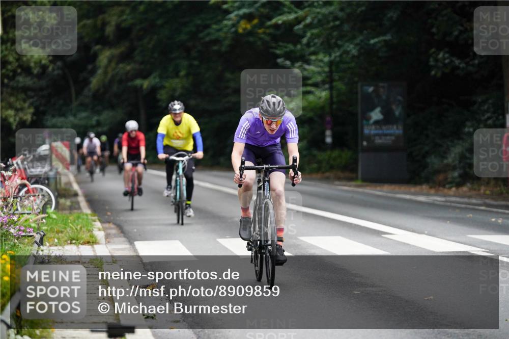 14.09.2025 - Stadtparktriathlon Michael Burmester http://msf.ph/oto/8909859 14.09.2025 10:21:41 Radfahren 528, 531, 562, 570, 657, 691 meine-sportfotos.de