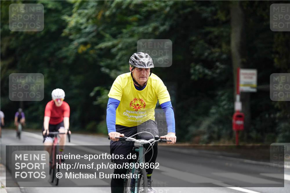 14.09.2025 - Stadtparktriathlon Michael Burmester http://msf.ph/oto/8909862 14.09.2025 10:21:44 Radfahren 528, 531, 562, 570, 586, 639, 691, 697 meine-sportfotos.de