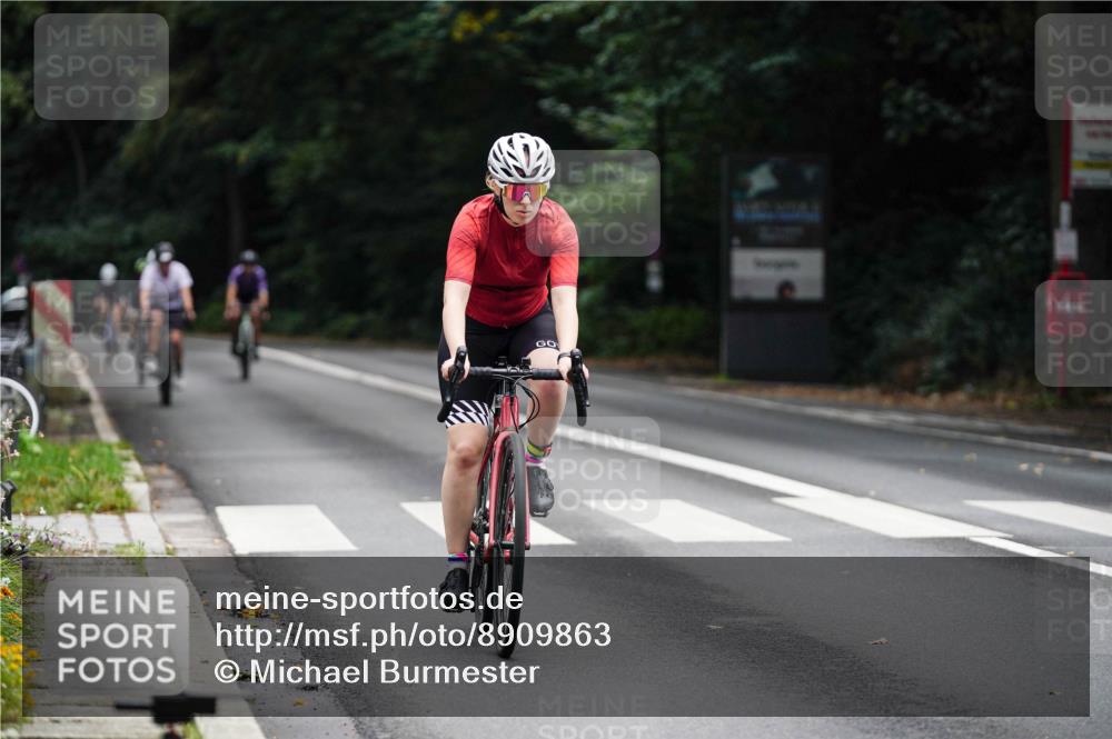 14.09.2025 - Stadtparktriathlon Michael Burmester http://msf.ph/oto/8909863 14.09.2025 10:21:45 Radfahren 528, 531, 562, 570, 586, 639, 691, 697, 714 meine-sportfotos.de