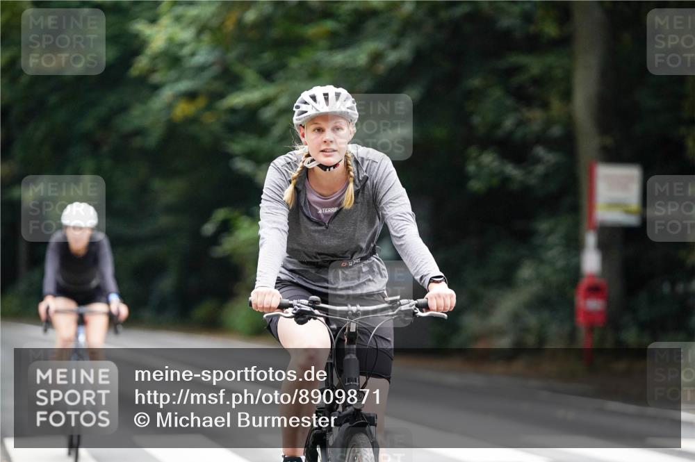 14.09.2025 - Stadtparktriathlon Michael Burmester http://msf.ph/oto/8909871 14.09.2025 10:21:53 Radfahren 586, 639, 697, 699, 712, 714 meine-sportfotos.de