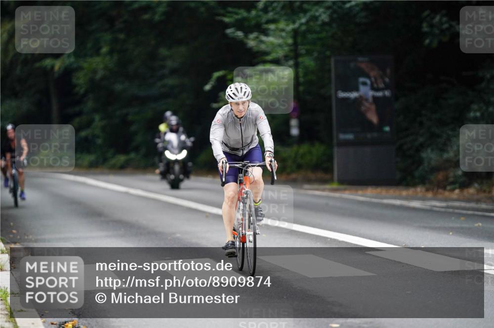 14.09.2025 - Stadtparktriathlon Michael Burmester http://msf.ph/oto/8909874 14.09.2025 10:22:00 Radfahren 527, 699, 712 meine-sportfotos.de