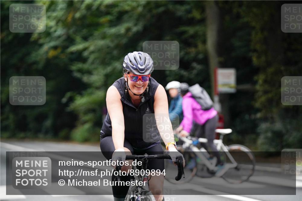 14.09.2025 - Stadtparktriathlon Michael Burmester http://msf.ph/oto/8909894 14.09.2025 10:22:26 Radfahren 546, 700, 704, 708 meine-sportfotos.de