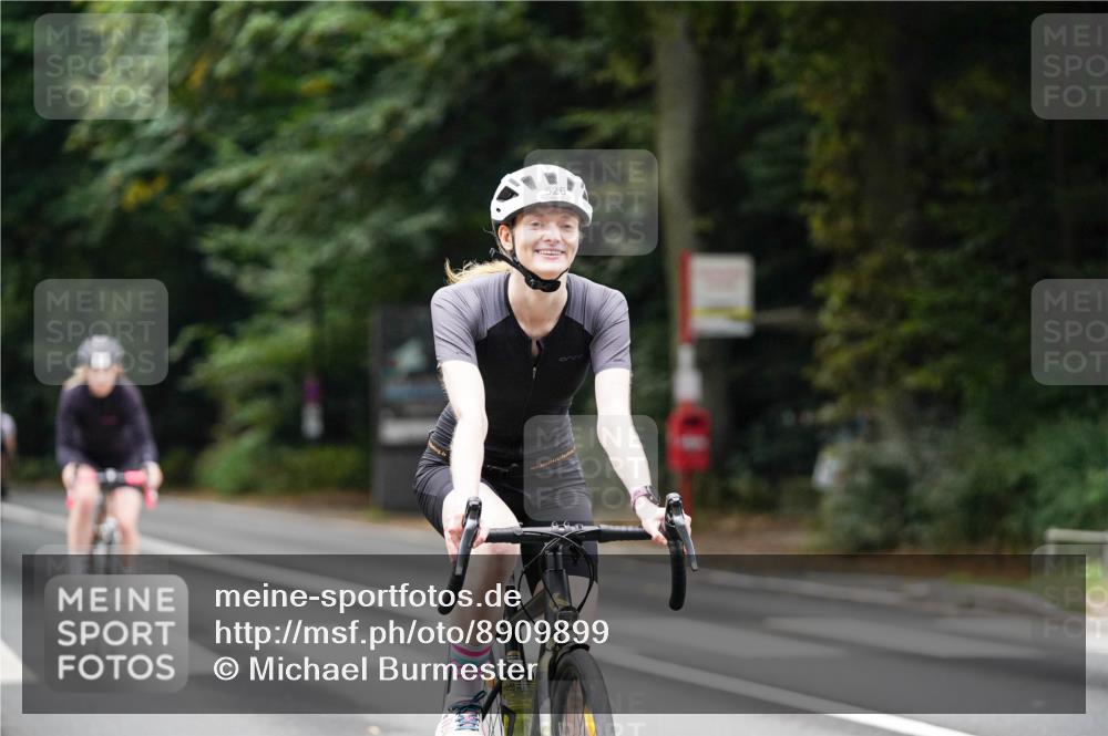 14.09.2025 - Stadtparktriathlon Michael Burmester http://msf.ph/oto/8909899 14.09.2025 10:22:40 Radfahren 526, 541, 553, 568, 584, 590 meine-sportfotos.de