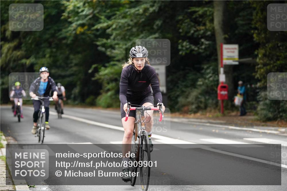 14.09.2025 - Stadtparktriathlon Michael Burmester http://msf.ph/oto/8909901 14.09.2025 10:22:41 Radfahren 526, 541, 553, 568, 584, 590, 646 meine-sportfotos.de