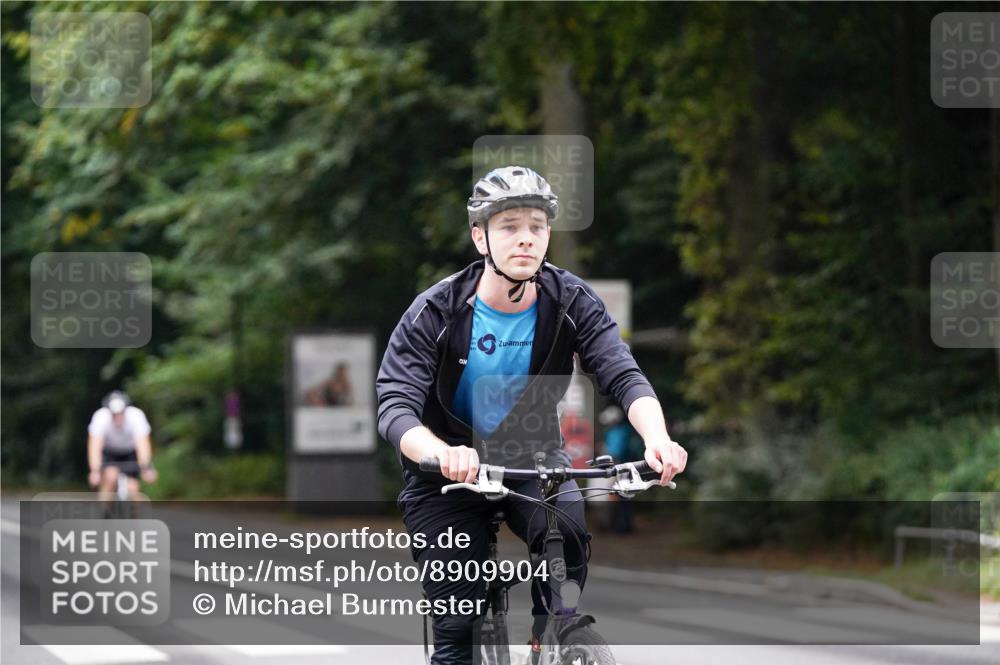 14.09.2025 - Stadtparktriathlon Michael Burmester http://msf.ph/oto/8909904 14.09.2025 10:22:43 Radfahren 526, 541, 553, 568, 584, 590, 646 meine-sportfotos.de