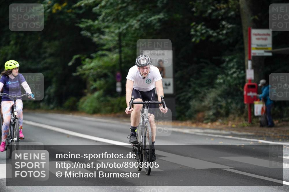 14.09.2025 - Stadtparktriathlon Michael Burmester http://msf.ph/oto/8909905 14.09.2025 10:22:45 Radfahren 526, 541, 553, 568, 584, 646 meine-sportfotos.de