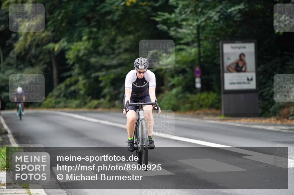 14.09.2025 - Stadtparktriathlon Michael Burmester http://msf.ph/oto/8909925 14.09.2025 10:23:10 Radfahren 604, 650 meine-sportfotos.de