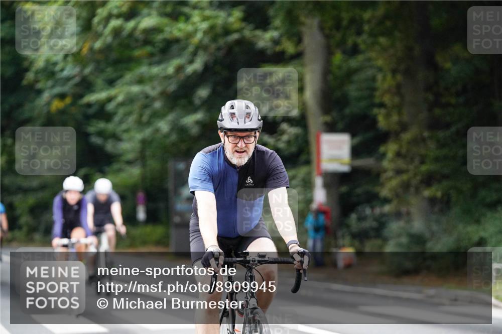 14.09.2025 - Stadtparktriathlon Michael Burmester http://msf.ph/oto/8909945 14.09.2025 10:23:34 Radfahren 545, 555, 587, 595, 607, 608, 618, 624, 642, 647, 698, 706 meine-sportfotos.de