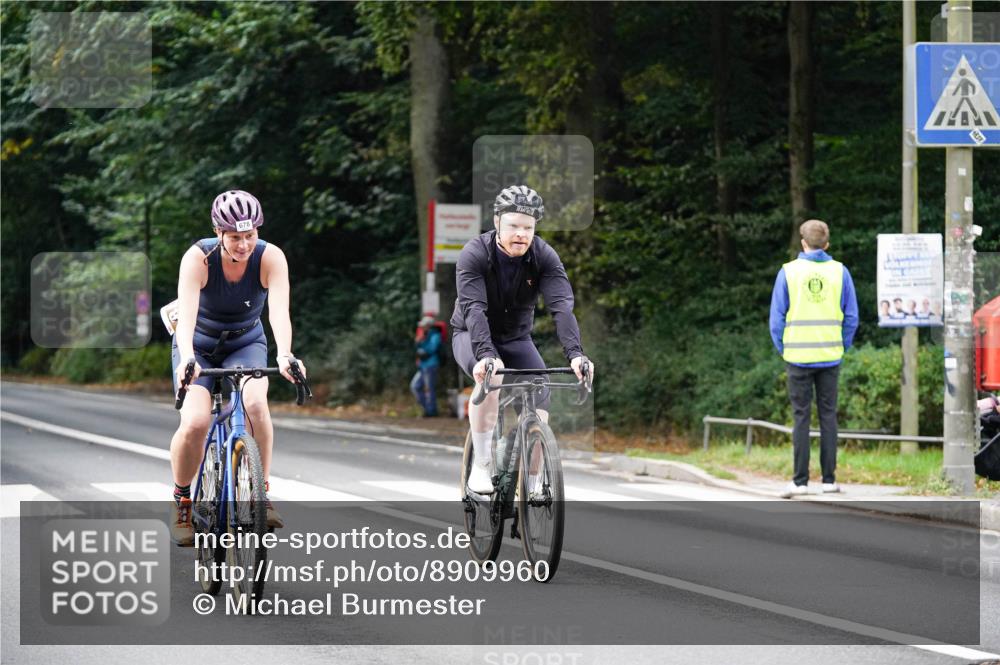 14.09.2025 - Stadtparktriathlon Michael Burmester http://msf.ph/oto/8909960 14.09.2025 10:24:23 Radfahren 550, 585, 614, 678 meine-sportfotos.de