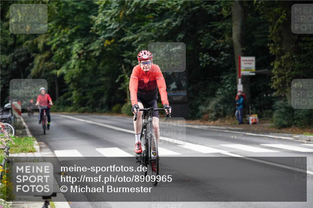 14.09.2025 - Stadtparktriathlon Michael Burmester http://msf.ph/oto/8909965 14.09.2025 10:24:29 Radfahren 550, 558, 585, 614, 678, 681 meine-sportfotos.de