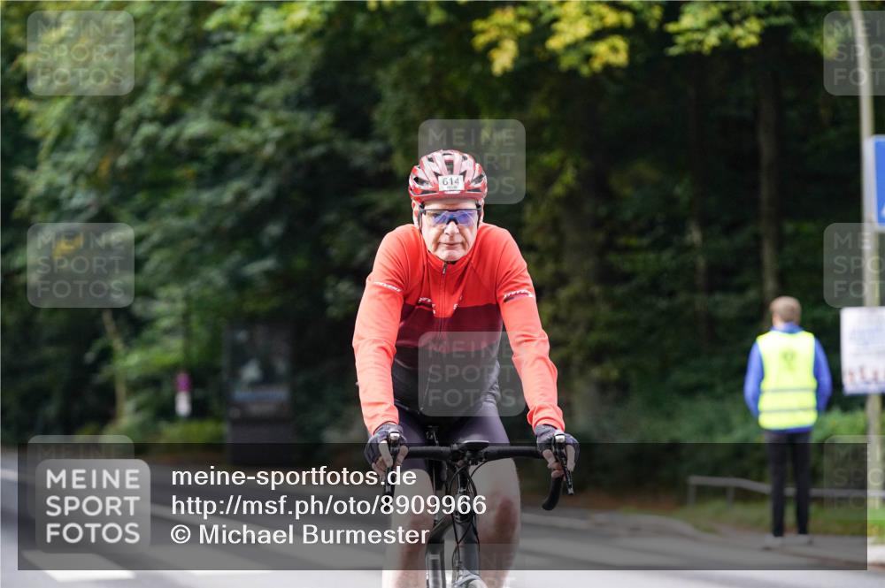 14.09.2025 - Stadtparktriathlon Michael Burmester http://msf.ph/oto/8909966 14.09.2025 10:24:30 Radfahren 550, 558, 614, 681 meine-sportfotos.de