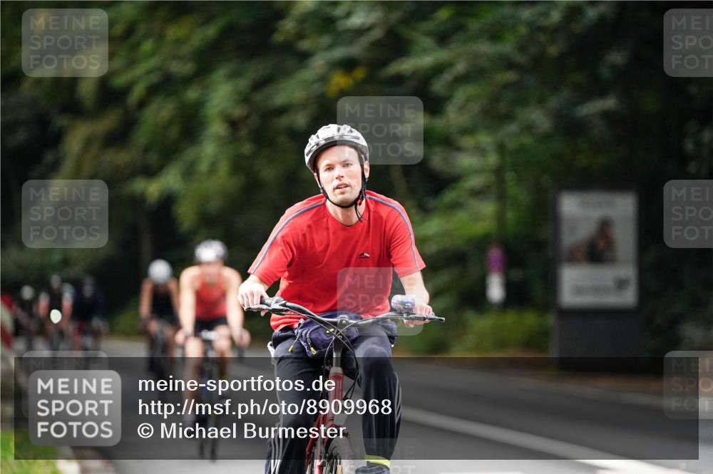 14.09.2025 - Stadtparktriathlon Michael Burmester http://msf.ph/oto/8909968 14.09.2025 10:24:35 Radfahren 537, 551, 558, 614, 681, 683, 701 meine-sportfotos.de