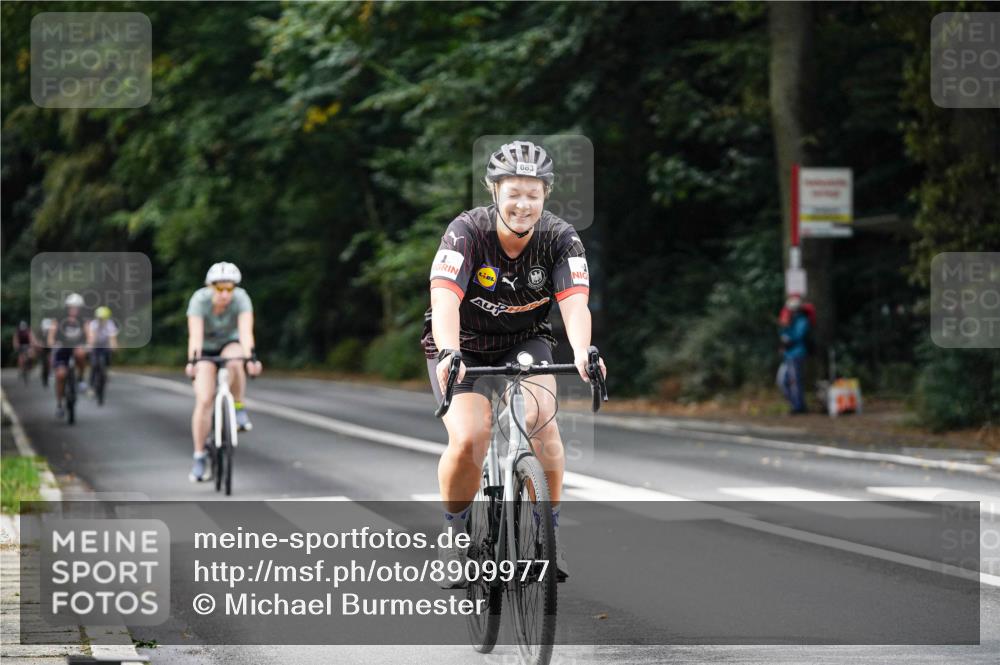 14.09.2025 - Stadtparktriathlon Michael Burmester http://msf.ph/oto/8909977 14.09.2025 10:24:43 Radfahren 511, 537, 551, 580, 663, 681, 683, 701 meine-sportfotos.de