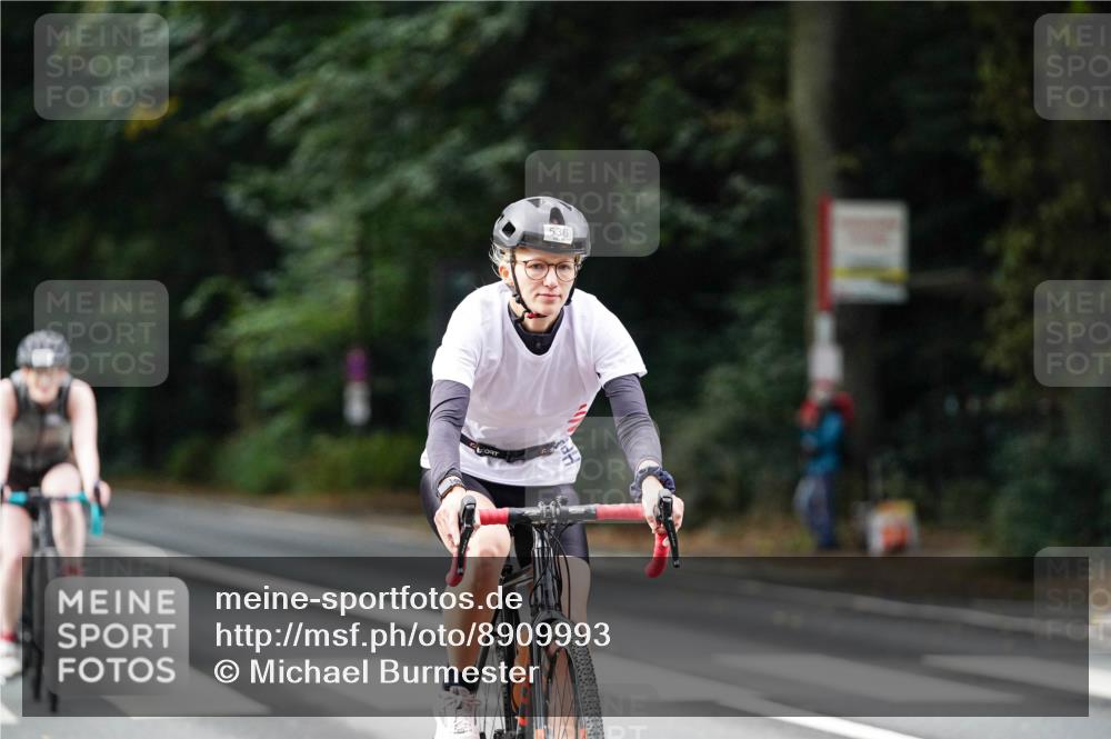 14.09.2025 - Stadtparktriathlon Michael Burmester http://msf.ph/oto/8909993 14.09.2025 10:24:59 Radfahren 519, 536, 668, 679 meine-sportfotos.de