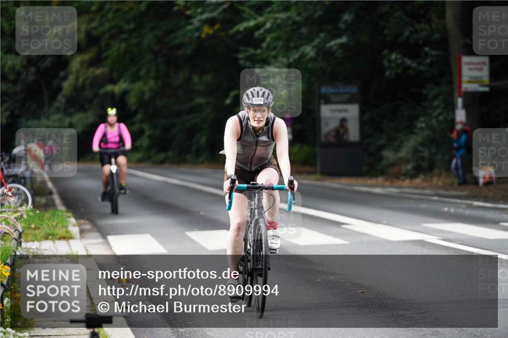 14.09.2025 - Stadtparktriathlon Michael Burmester http://msf.ph/oto/8909994 14.09.2025 10:25:00 Radfahren 519, 536, 668, 679 meine-sportfotos.de