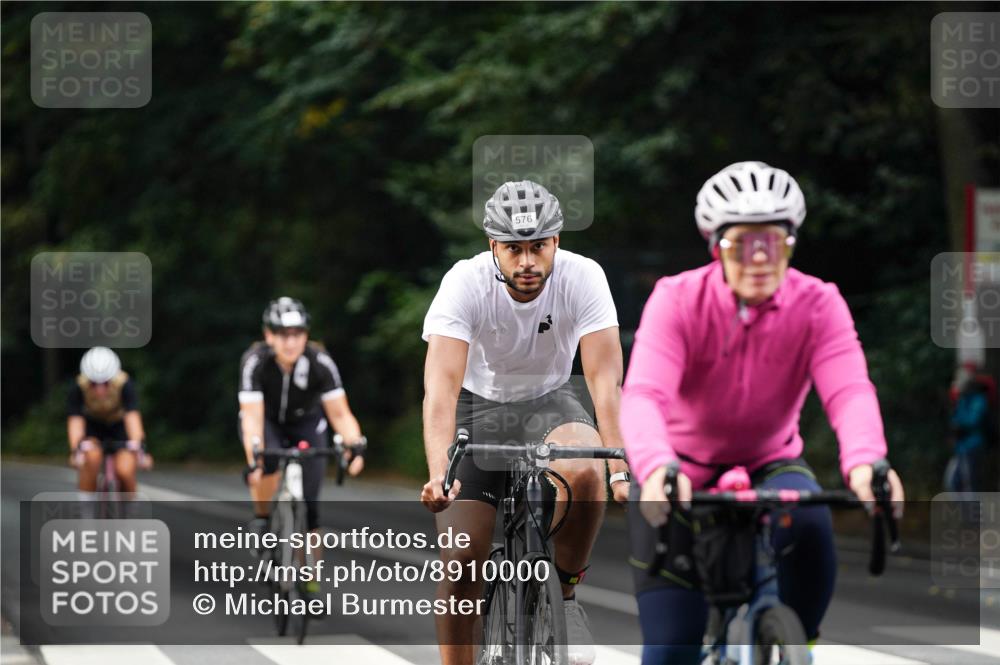 14.09.2025 - Stadtparktriathlon Michael Burmester http://msf.ph/oto/8910000 14.09.2025 10:25:15 Radfahren 571, 576, 660, 671 meine-sportfotos.de