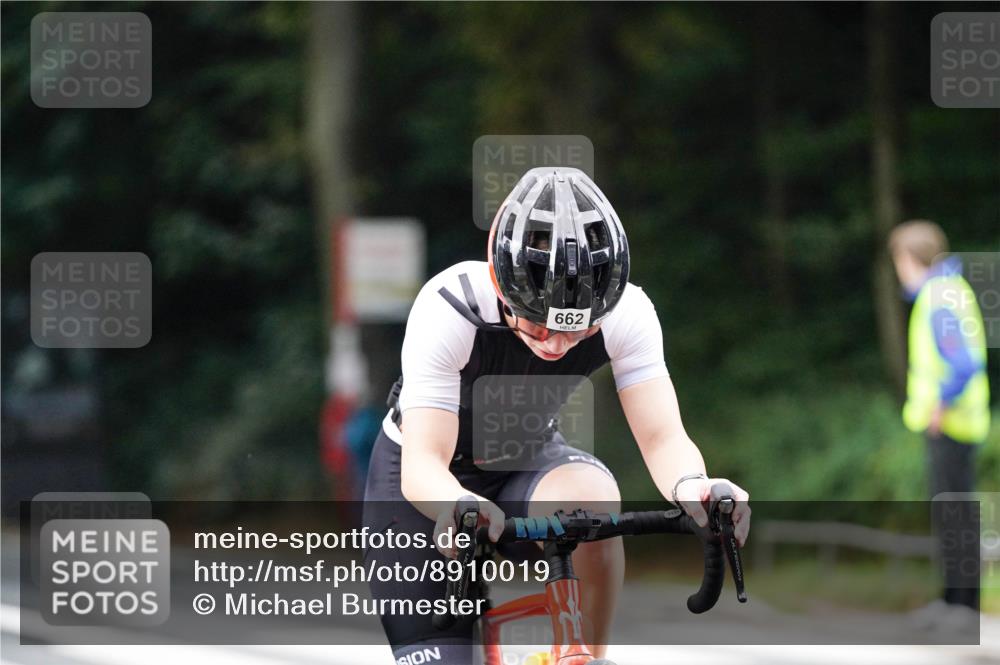 14.09.2025 - Stadtparktriathlon Michael Burmester http://msf.ph/oto/8910019 14.09.2025 10:25:53 Radfahren 600, 638, 662, 674 meine-sportfotos.de