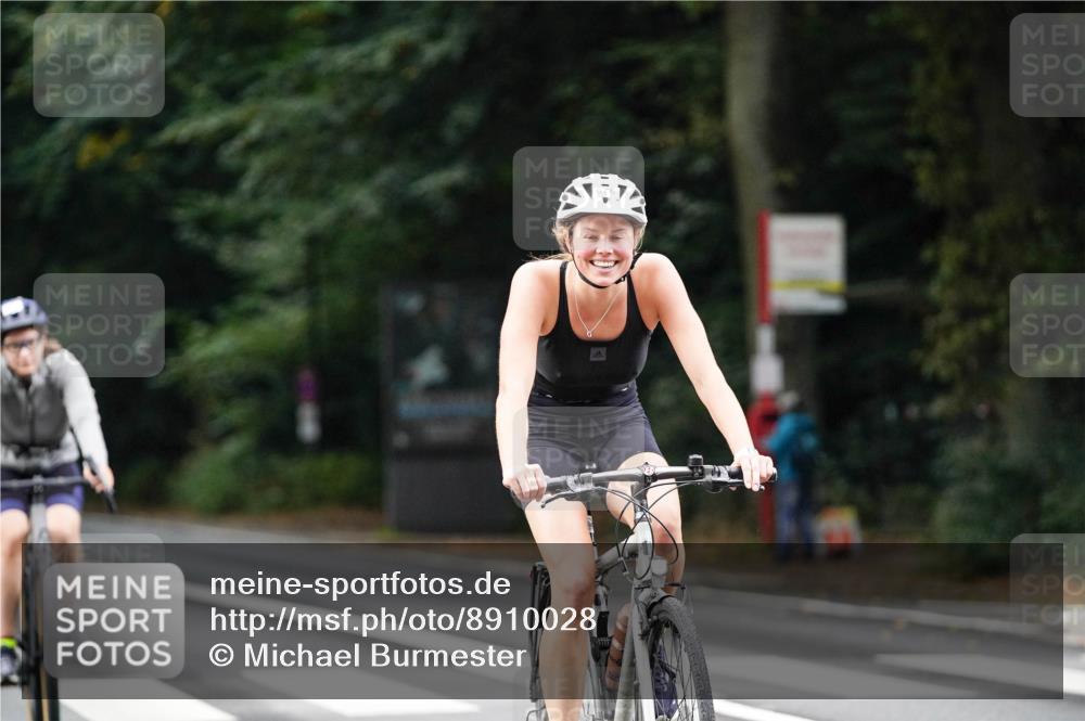 14.09.2025 - Stadtparktriathlon Michael Burmester http://msf.ph/oto/8910028 14.09.2025 10:26:04 Radfahren 513, 523, 542, 616, 629, 638, 674, 676 meine-sportfotos.de