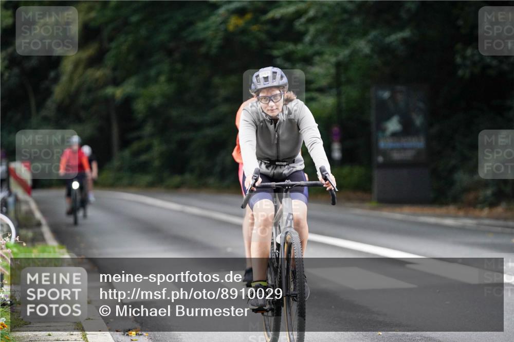14.09.2025 - Stadtparktriathlon Michael Burmester http://msf.ph/oto/8910029 14.09.2025 10:26:05 Radfahren 513, 523, 542, 616, 629, 638, 676 meine-sportfotos.de