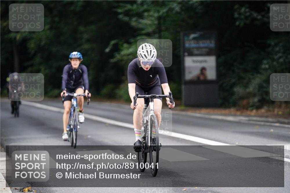 14.09.2025 - Stadtparktriathlon Michael Burmester http://msf.ph/oto/8910041 14.09.2025 10:26:30 Radfahren 561, 664, 665, 692 meine-sportfotos.de