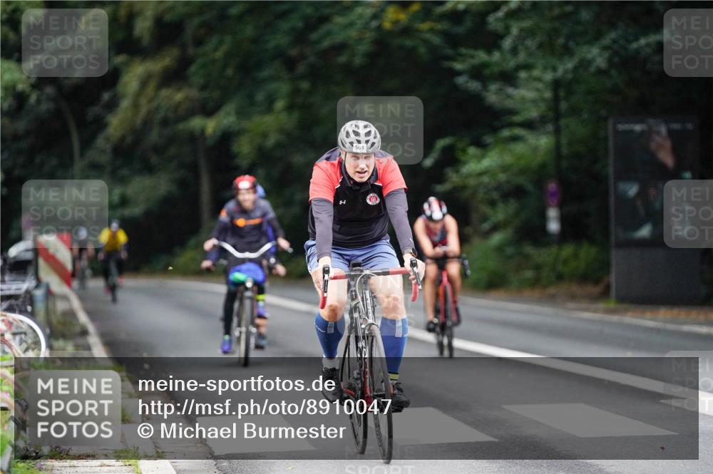 14.09.2025 - Stadtparktriathlon Michael Burmester http://msf.ph/oto/8910047 14.09.2025 10:26:37 Radfahren 561, 588, 641, 664, 665, 692 meine-sportfotos.de