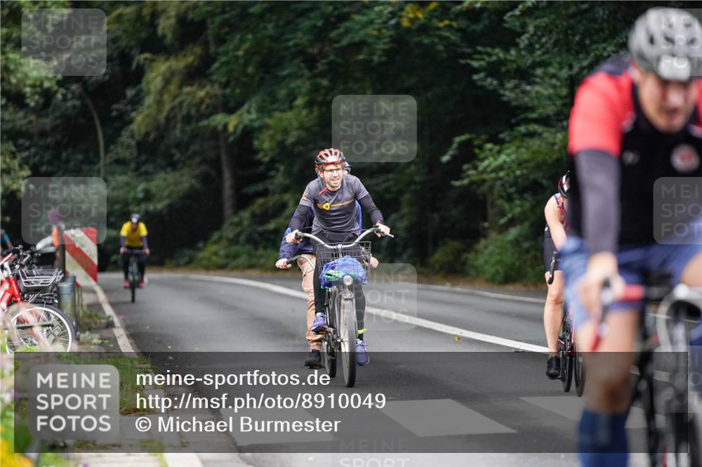 14.09.2025 - Stadtparktriathlon Michael Burmester http://msf.ph/oto/8910049 14.09.2025 10:26:38 Radfahren 561, 588, 641, 664, 692 meine-sportfotos.de