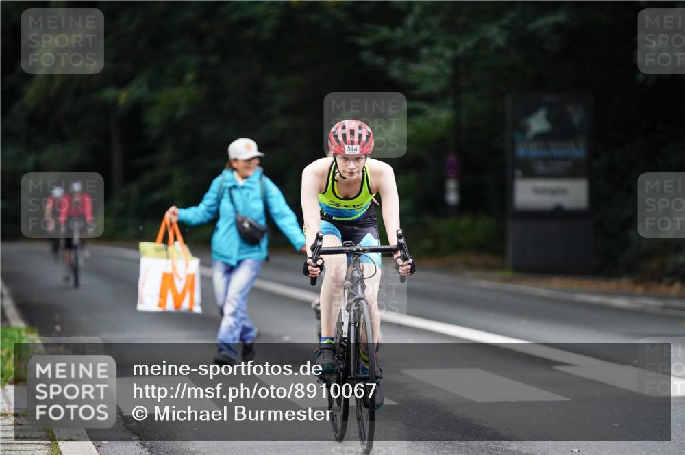 14.09.2025 - Stadtparktriathlon Michael Burmester http://msf.ph/oto/8910067 14.09.2025 10:26:58 Radfahren 514, 544, 609, 631, 718 meine-sportfotos.de