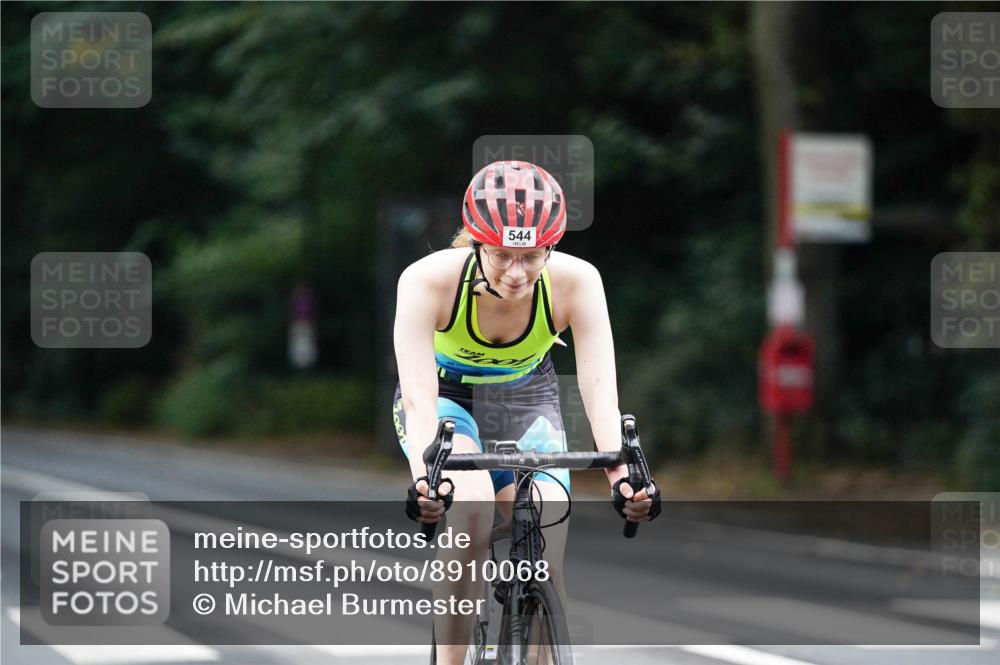 14.09.2025 - Stadtparktriathlon Michael Burmester http://msf.ph/oto/8910068 14.09.2025 10:26:59 Radfahren 514, 544, 631, 718 meine-sportfotos.de