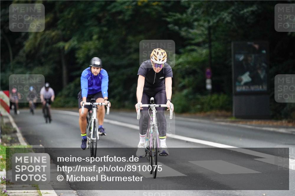14.09.2025 - Stadtparktriathlon Michael Burmester http://msf.ph/oto/8910075 14.09.2025 10:27:12 Radfahren 530, 583, 686, 693 meine-sportfotos.de