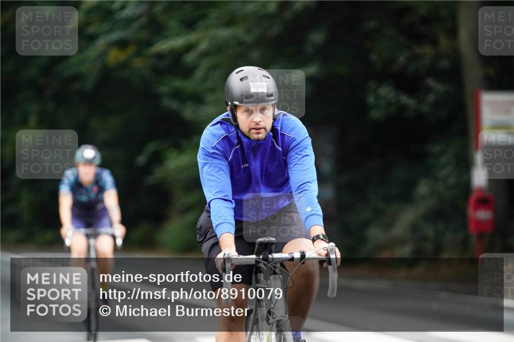 14.09.2025 - Stadtparktriathlon Michael Burmester http://msf.ph/oto/8910079 14.09.2025 10:27:15 Radfahren 530, 535, 583, 686, 693 meine-sportfotos.de