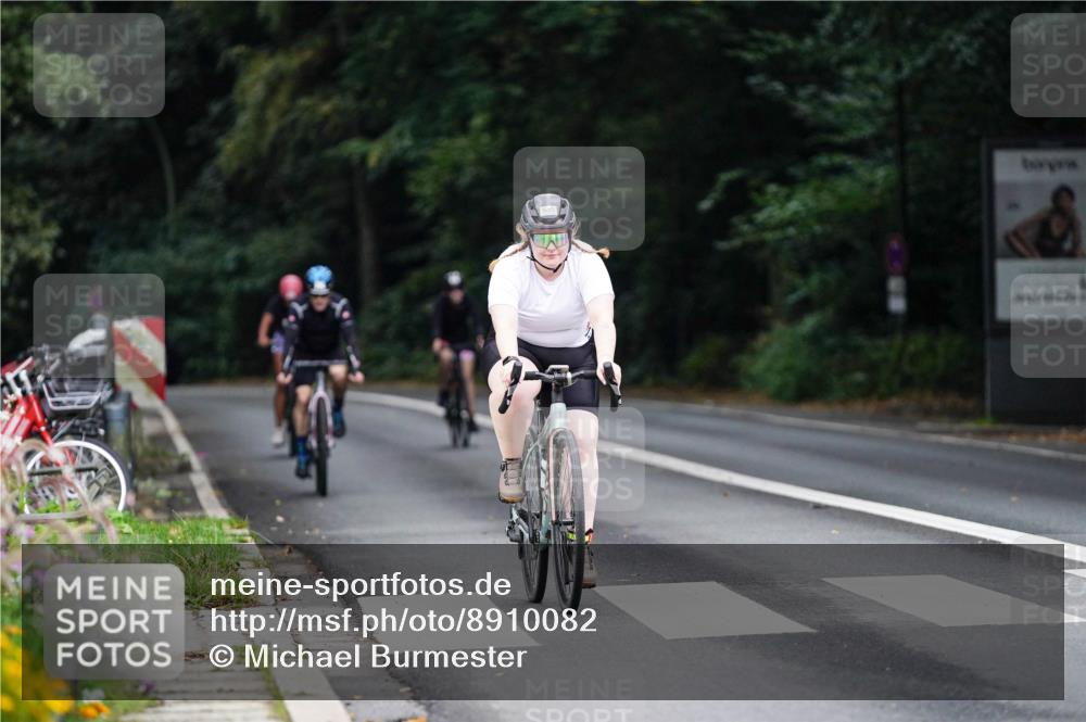 14.09.2025 - Stadtparktriathlon Michael Burmester http://msf.ph/oto/8910082 14.09.2025 10:27:20 Radfahren 512, 535, 577, 583, 651, 693 meine-sportfotos.de