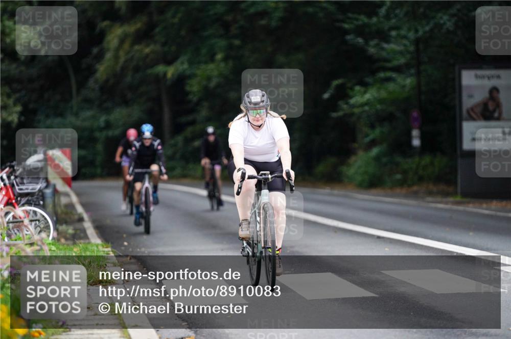 14.09.2025 - Stadtparktriathlon Michael Burmester http://msf.ph/oto/8910083 14.09.2025 10:27:20 Radfahren 512, 535, 577, 583, 651, 693 meine-sportfotos.de